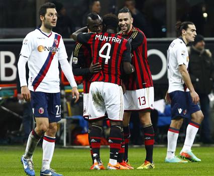 ITALIANO: Balotelli marca, não comemora, mas salva o Milan