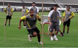 Apagando velinhas e quase recuperado, Wescley quer voltar a brilhar