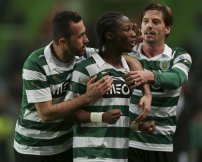 PORTUGUÊS: Sporting vence e encosta no líder
