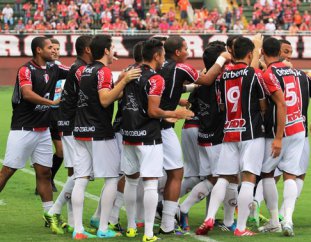 CATARINENSE: Joinville goleia e sobe na classificação