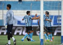 GAÚCHO: Com time misto, Grêmio vence e mantém liderança