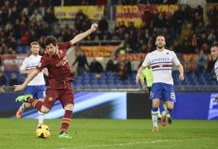 ITALIANO: Destro garante vitória da Roma e quase é expulso