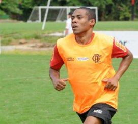 Sporting diz não se preocupar com ação de ex-volante do Fla na Fifa