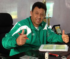 Lorival Santos colhe os frutos do duro trabalho no exterior