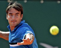 Tênis: Robredo estreia com vitória apertada no Rio Open