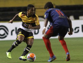 CATARINENSE: Brusque vence, assume a ponta e Criciúma só empata