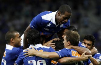 MINEIRO: “Bigode Grosso” faz dois, Cruzeiro vence e assume liderança