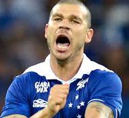 Mineiro: De volta, volante projeta jogar na terça pelo Cruzeiro