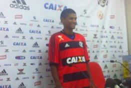 Carioca: Renegado no Palmeiras, volante chega ao Fla e diz realizar sonho