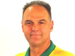 Oscar Schmidt é internado com arritmia cardíaca em SP