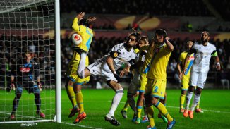 LIGA EUROPA: Com goleiros inspirados, Napoli empata na Inglaterra