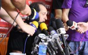 Paulistão Chevrolet: Muricy se irrita com perguntas da imprensa sobre meia