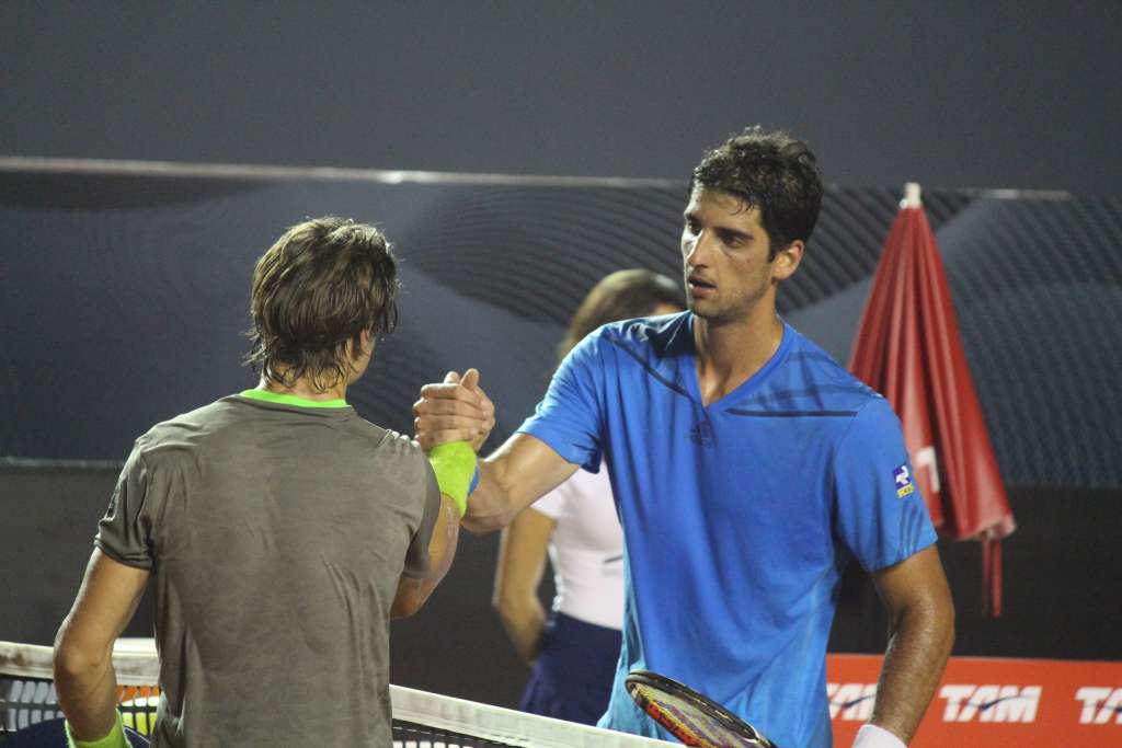Tênis: Após apagão, Ferrer reage e elimina Bellucci no Rio