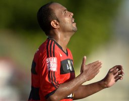 CARIOCA: Flamengo ganha e assume liderança isolada com show de Alecsandro