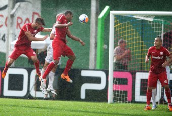 GAÚCHO: Internacional perde a 1ª na estreia de Dida