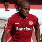 Ucraniano: Zagueiro brasileiro volta ao país para tratar lesão leve no joelho