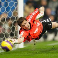 Liga dos Campeões: Antes de encarar Schalke, goleiro exalta força de rival