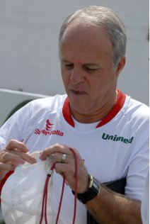 Mineiro: Tupi anuncia ex-auxiliar do Real Madrid como técnico