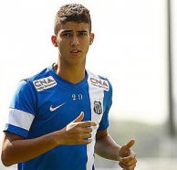 Paulistão Chevrolet: Zagueiro torce joelho, chora e preocupa Santos