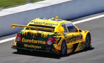 Velocidade: Automobilismo e Copa no Mundo no box da Eurofarma-RC