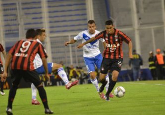 Vélez Sarsfield 2 x 0 Atlético-PR – Adriano entra no fim e Furacão tropeça
