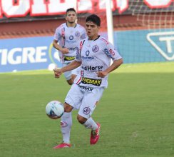 Fernando Viana marca mais um gol e vira destaque do Joinville no Catarinense