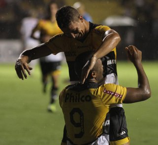 CATARINENSE: Criciúma, Figueira e JEC avançam; Avaí e Chape lutarão contra degola