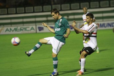 GOIANÃO CHEVROLET: Goiás vence e abre dez pontos de vantagem