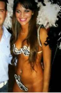 Louca, louquinha! Irmã de atacante cai na folia e deixa ‘periquita voar’ no carnaval