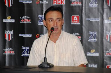 Paulistão: Sob nova direção, Linense anuncia dispensa de ex-Fla e mais dois