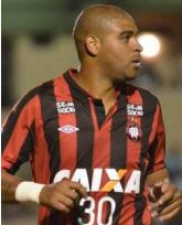 Perdeu a coroa? Antes ídolo, Imperador vira alvo de crítica na Itália