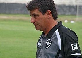 Carioca: Com reservas em alta, Botafogo joga contra o Macaé