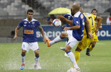 Mineiro: Disparado, Cruzeiro mantém foco na liderança