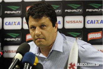 Carioca: Adilson Batista define Vasco com Reginaldo e Dakson