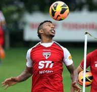 Paulistão: Lateral espera aproveitar chance de jogar no São Paulo