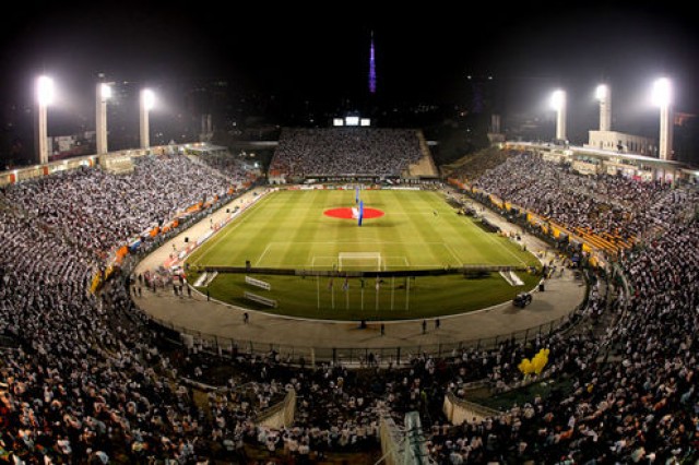 Santos avança no projeto de jogar mais no Pacaembu