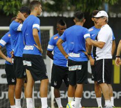 Paulistão Chevrolet: Oswaldo cogita improvisar volante na zaga do Santos