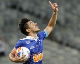 MINEIRO: Com reservas, Cruzeiro goleia e amplia folga na ponta