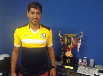 Clube da Série A3 apresenta ex-atacante de Santos, Bugre e Palmeiras