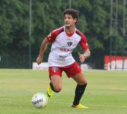 Atacante marca e reservas do São Paulo vencem jogo-treino