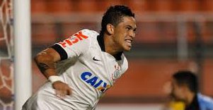 Com início arrasador, Luciano quer jogar clássico e projeta dupla com Guerrero