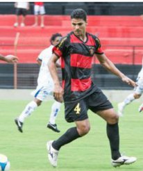 Ferron é o destaque da zaga do Sport na vitória sobre o Santa Cruz