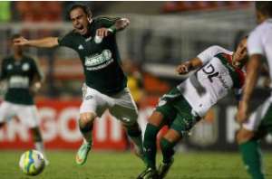 Ex-meia do Timão lamenta erro e pede mais tempo para jogar no Palmeiras