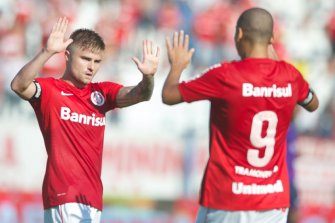 GAÚCHO: Após protestos antirracismo, Inter vence mais uma