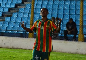 MARANHENSE: Santa Quitéria mantém 100% e Bacabal se aproxima da degola