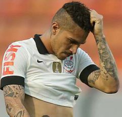 Paulistão: Com dores na coxa, atacante do Timão deve ficar um mês afastado