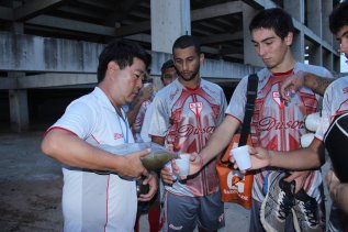 Clube da Série A2 utiliza caldo de cana como suplemento para os atletas