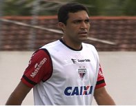 Zagueiro Lino foca classificação do Atlético no Campeonato Goiano