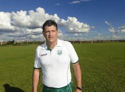 Técnico é demitido do Uberlândia Esporte e ex-jogador assume o cargo