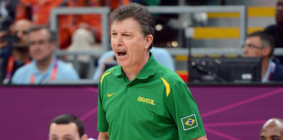 Basquete: Magnano pede comprometimento para triunfo da seleção
